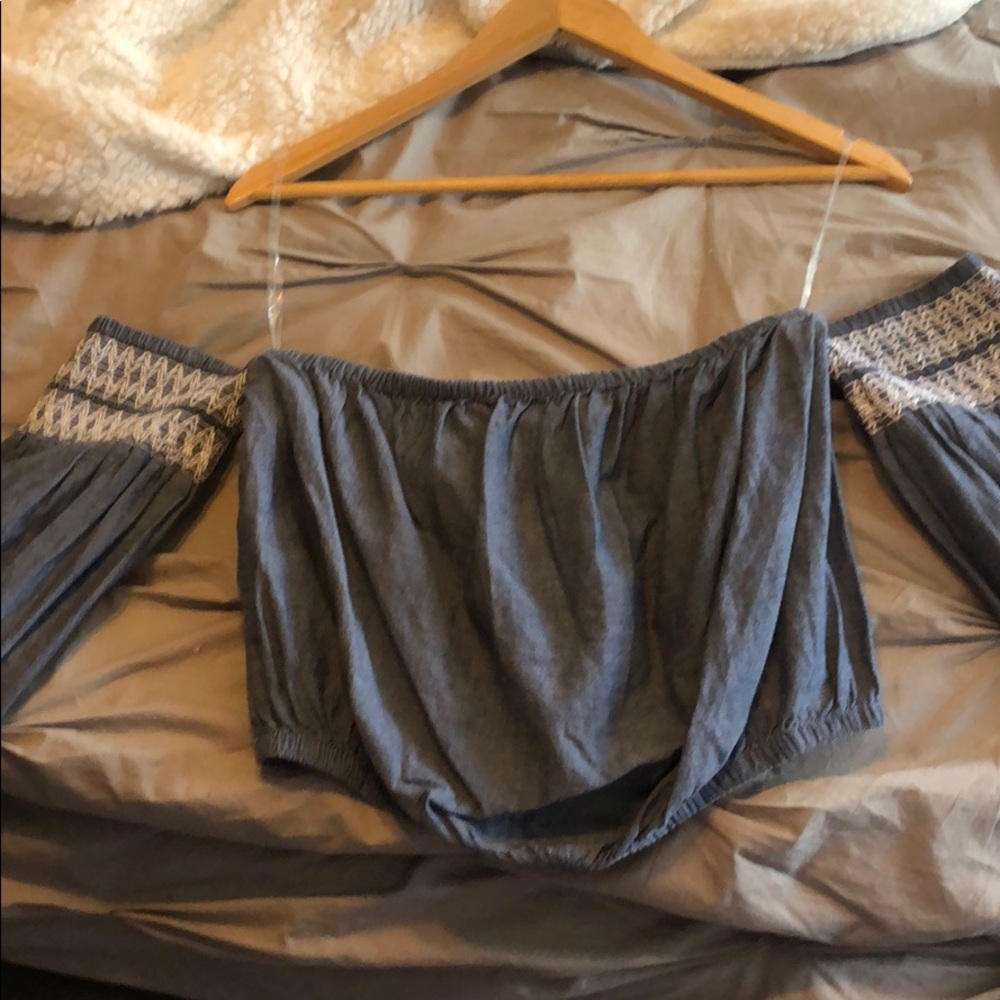 American eagle cropped long sleeve shirt